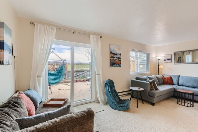 Foto del edificio - 1858 Centaur Cir