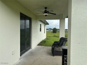 Building Photo - 727 Aletha Ave S