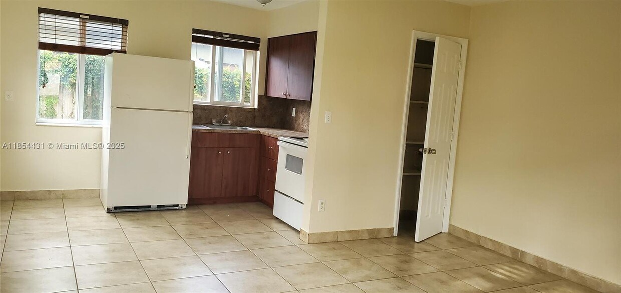 Foto principal - 1310 NE 127th St