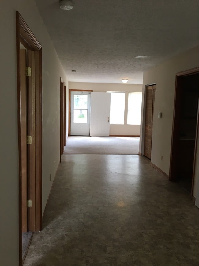 Building Photo - 815 N 900 E