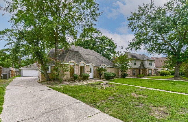 Foto del edificio - 4214 Brightwood Dr