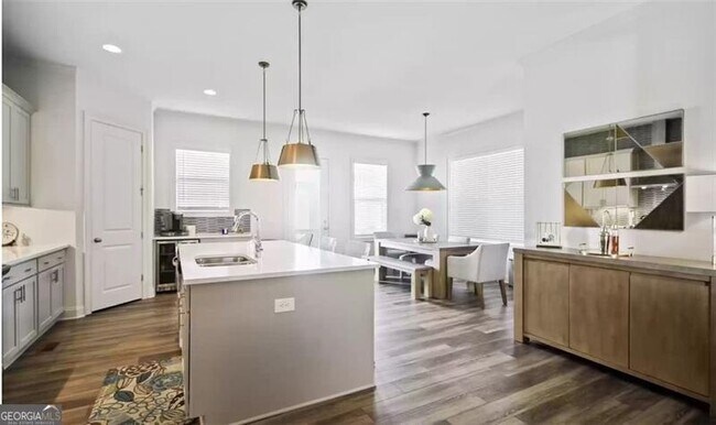 Building Photo - 2349 Rover Ct