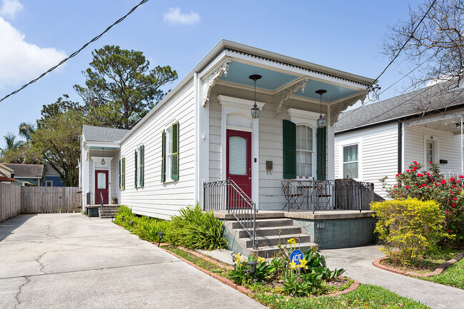 Building Photo - 124 Lafayette St