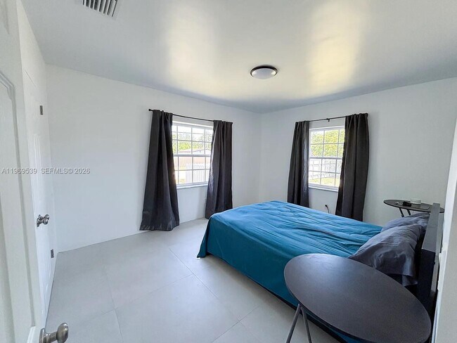 Foto del edificio - 601 De Leon Dr