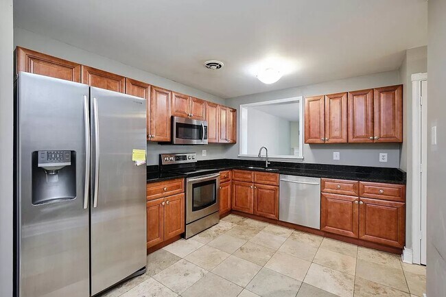 Kitchen - 702 15th St S