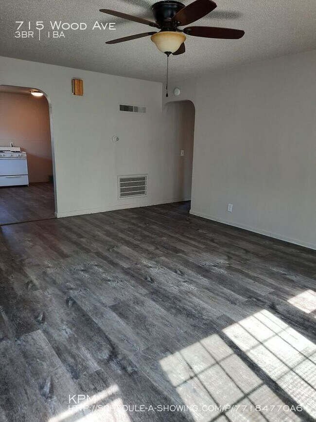 Foto del edificio - 715 Wood Ave