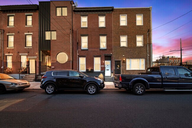 Building Photo - 2443 E Cumberland St