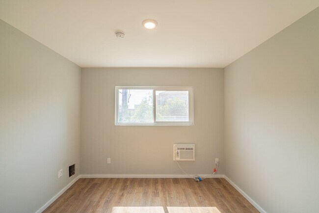 Foto del interior - 4511-4517 Prospect Ave