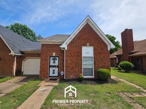 Building Photo - 3004 Huntington Trail Dr