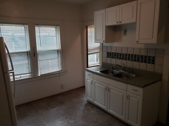 Building Photo - 2606 -2608 N 49th St. - Duplex
