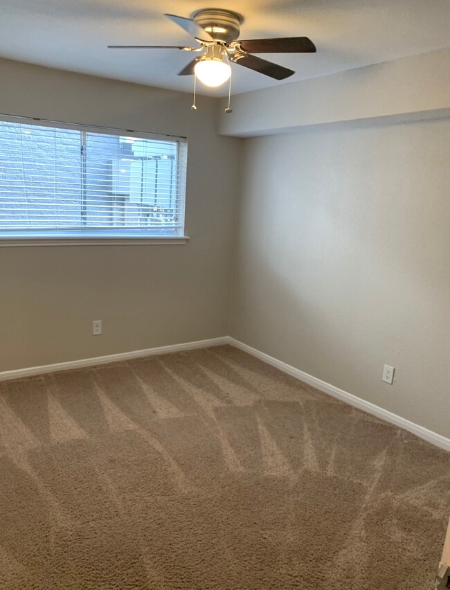 2nd Bedroom - Memorial Fountain