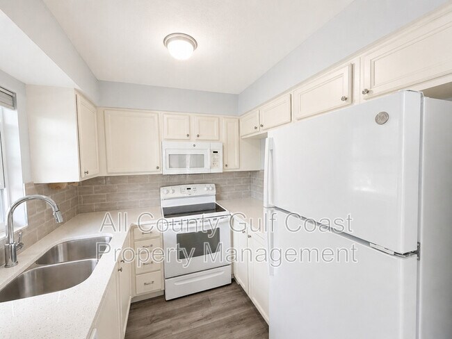 Foto del edificio - 4511 3rd St Cir W