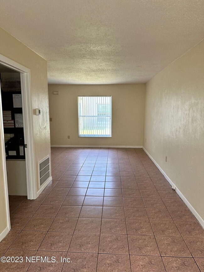 Building Photo - 56 Masters Dr