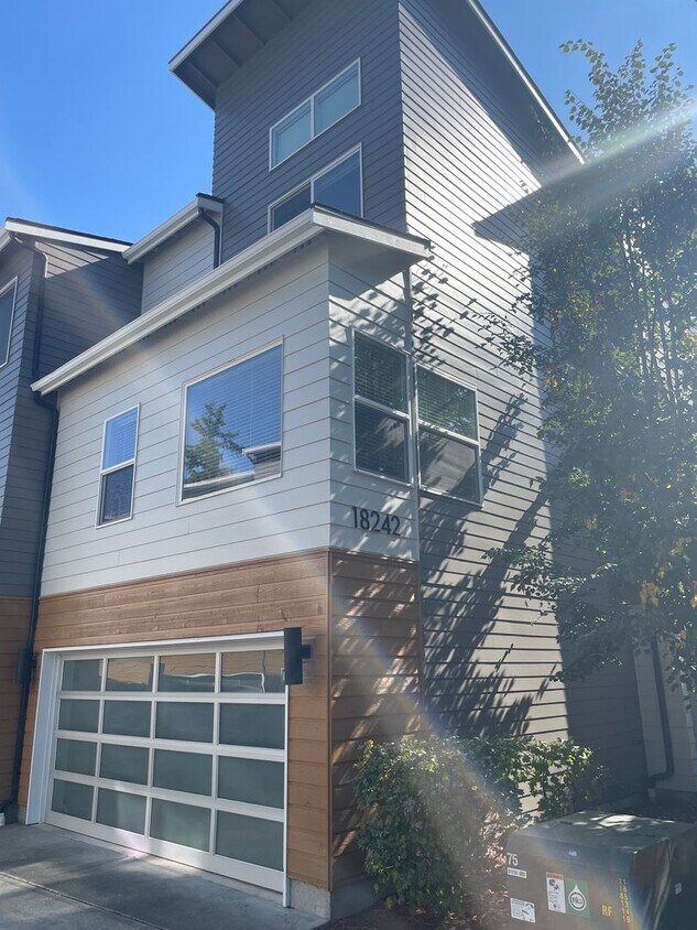 Primary Photo - 18242 73rd Ave NE