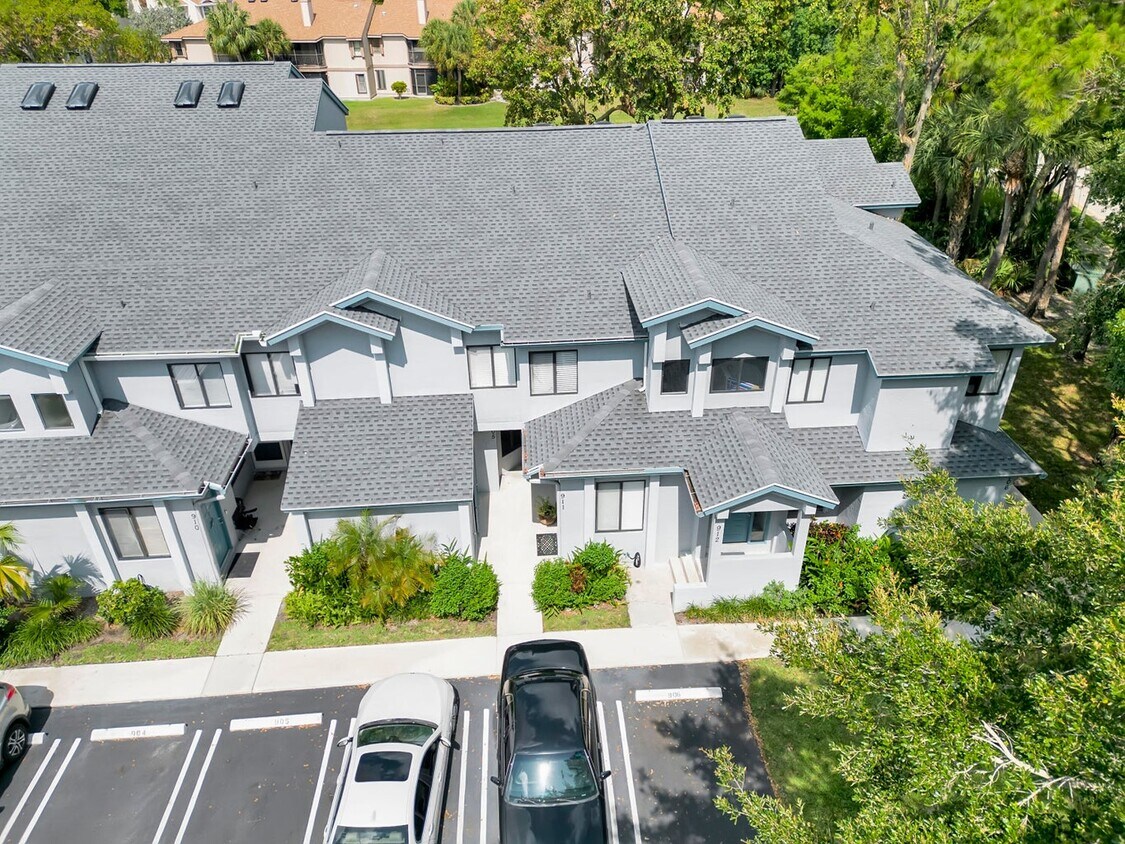 905 Harbour Pointe Way, Greenacres, FL 33413 Townhome Rentals in