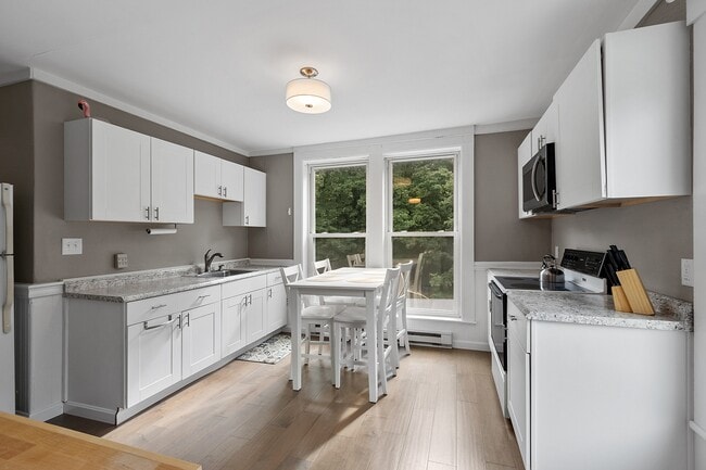 Building Photo - 17 Park St