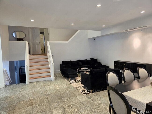 Foto del edificio - 541 Cedarwood Dr