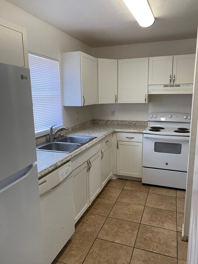 Foto del edificio - 6120 SW 12th Pl