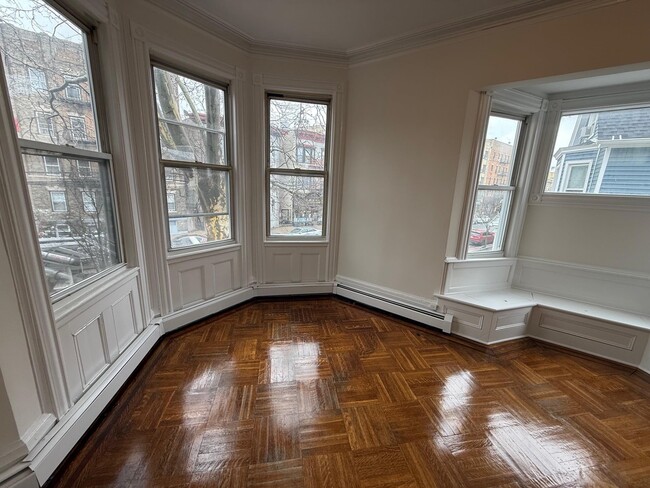 Foto del edificio - 4619 Park Ave