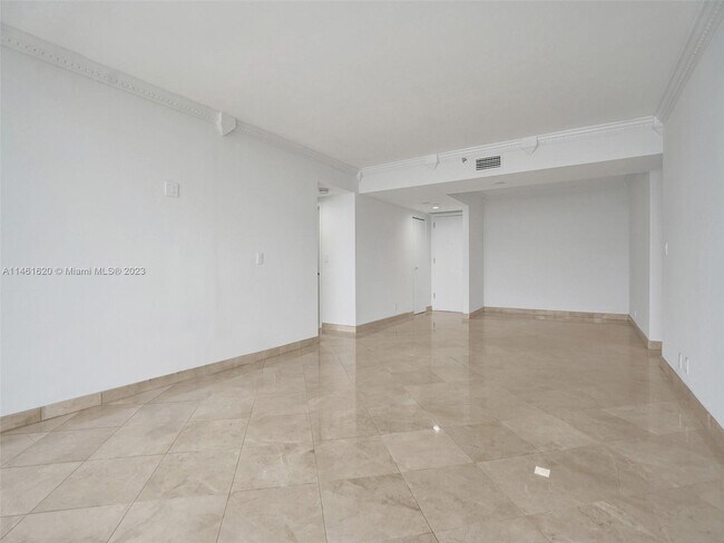 Building Photo - 1000 W Island Blvd