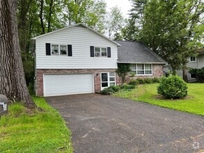 Building Photo - 2436 Rhonda Dr