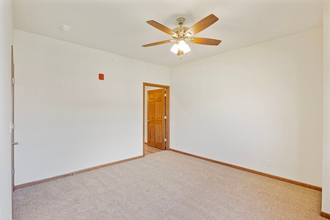 Building Photo - Wilderness Hills South Apartments