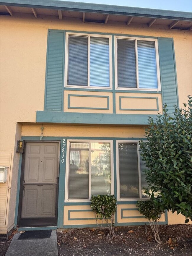 Great 2-Story Townhome - Great 2-Story Townhome