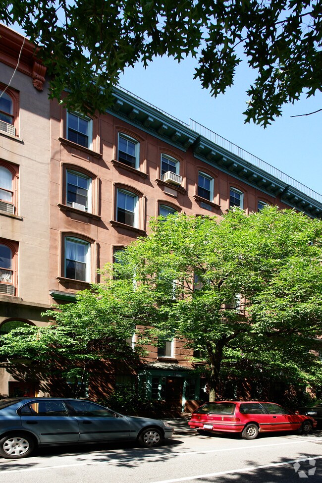 Foto del edificio - 256 W 21st St