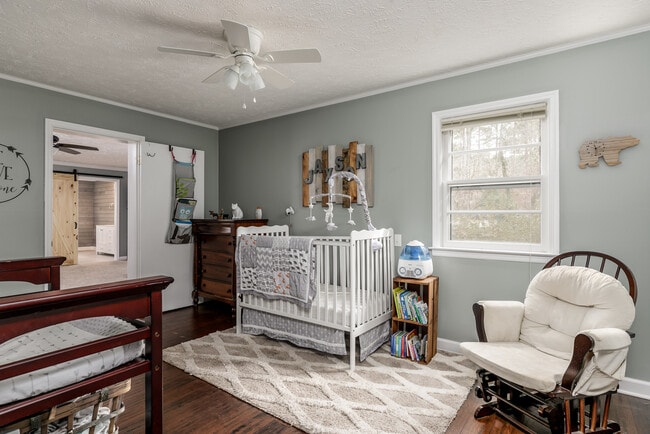 Foto del edificio - 380 Swoope Dr