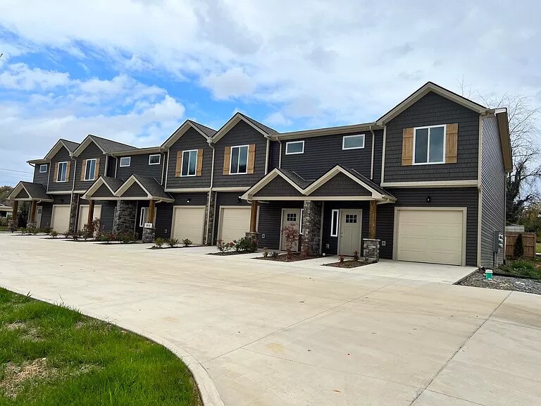 Casas adosadas en McKinley - McKinley Townhomes