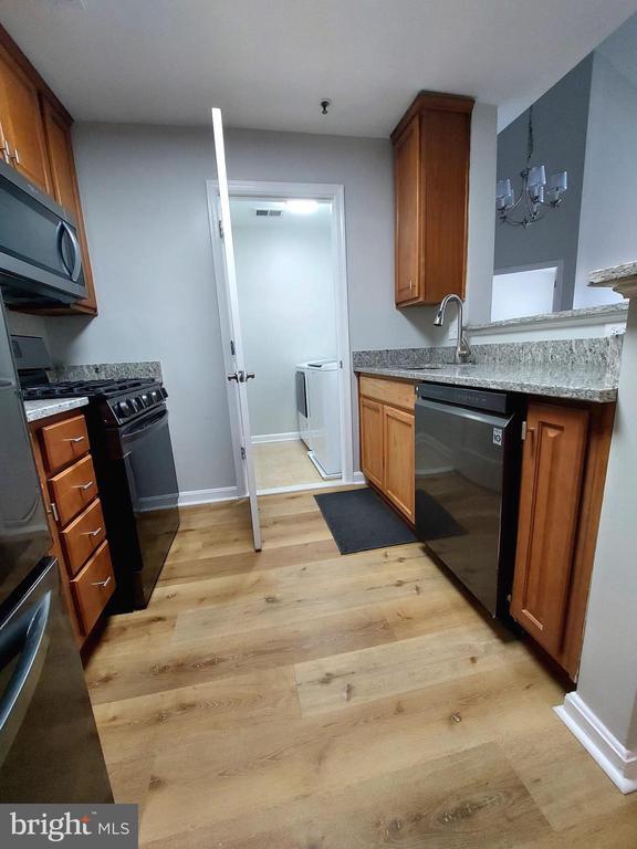 Foto del edificio - 21228 McFadden Square