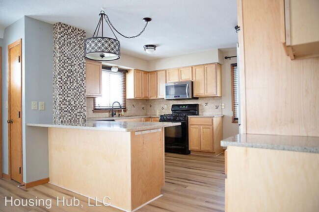 Building Photo - 4 br, 2 bath House - 125 14th Ave S