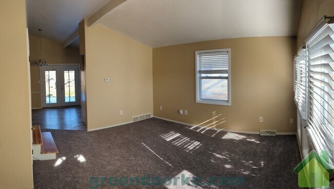 Building Photo - 1602 E Cedar Pl