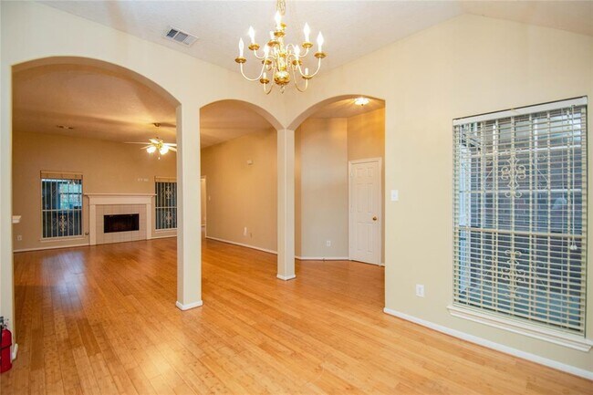 Building Photo - 7731 Las Flores Dr