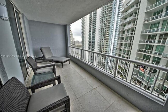 Foto del edificio - 170 SE 14th St