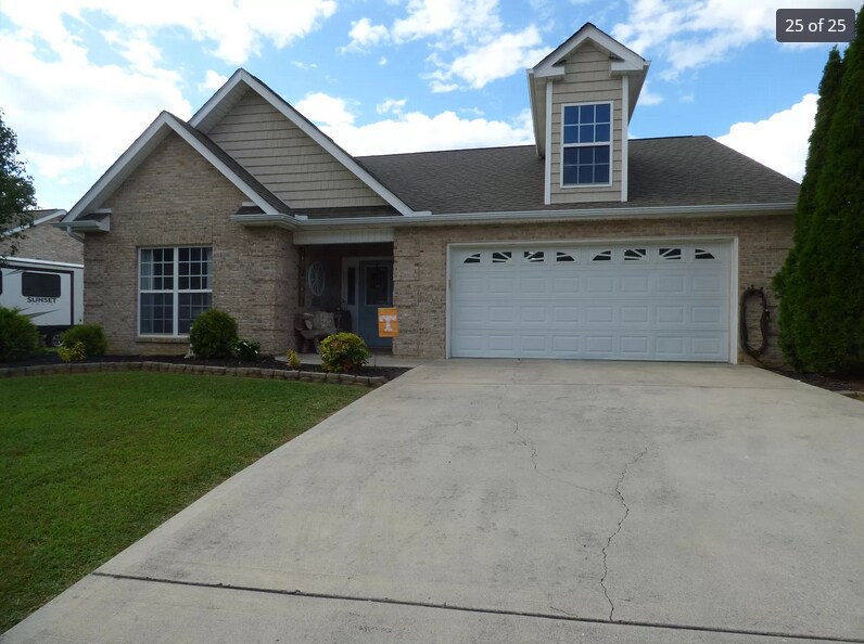 Primary Photo - 4549 Waldon Pond Ln