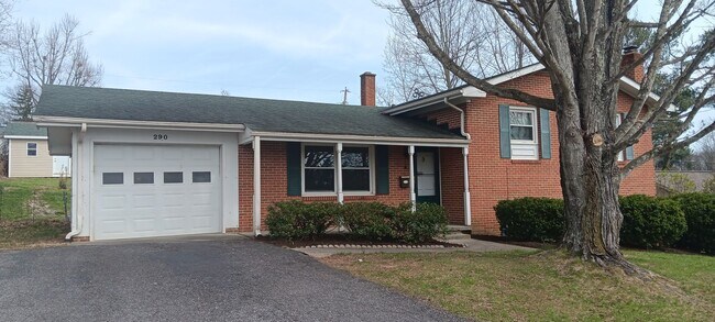 Foto del edificio - Christiansburg, 3 BR / 2 BA, Available Now