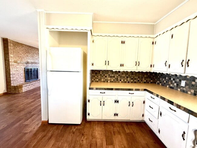 Building Photo - 3289 Cardinal Rd