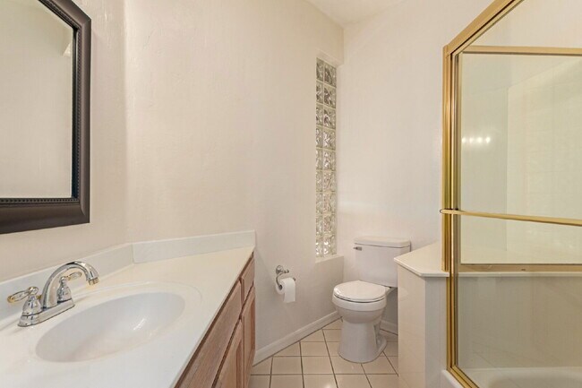 Foto del edificio - 4723 N Greenview Cir W