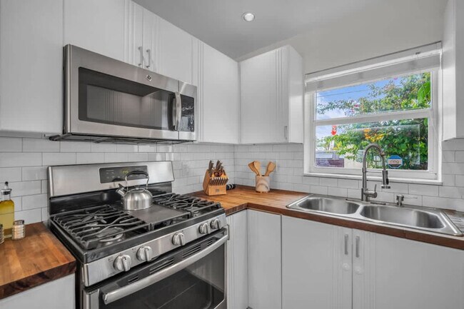 Foto del edificio - 2035 NE 123rd St