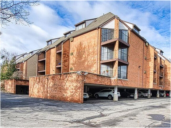 Building Photo - 181 Loomis Dr