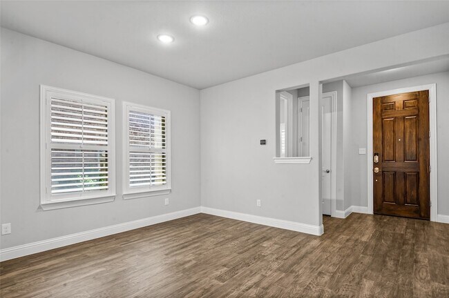 Foto del edificio - 2165 Bailey St