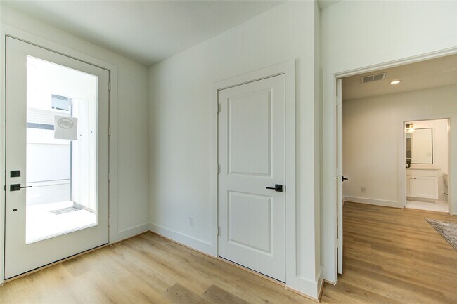 Foto del edificio - 4035 Buck St