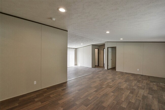 Foto del edificio - 25150 Faraway Ln