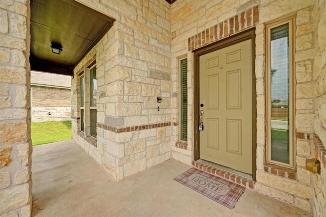 Building Photo - 1713 Morts Pl