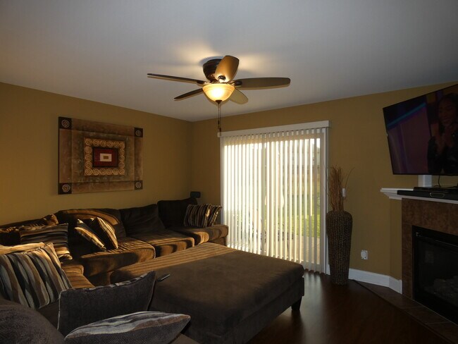 Foto del edificio - 627 N Edgemere Dr