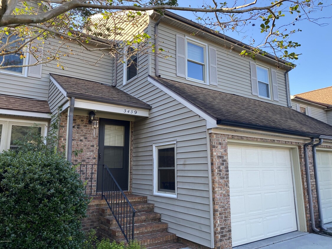 Primary Photo - 3439 Regency Dr