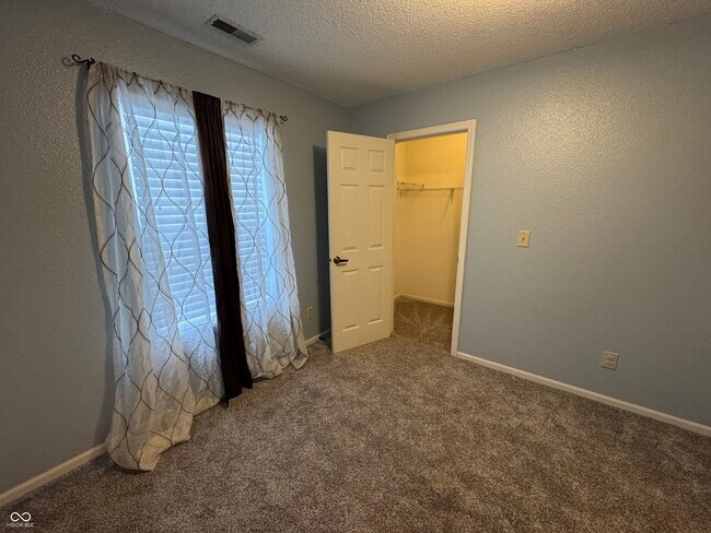 Foto del edificio - 4631 W Smith Valley Rd