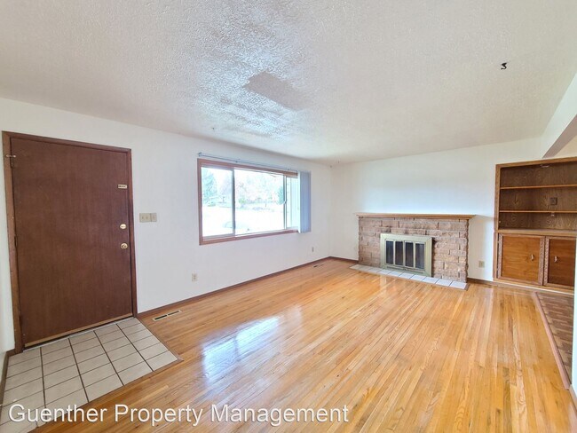 Building Photo - 3 br, 2 bath House - 1215 W Woodside Pl