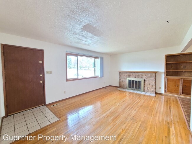 Foto del edificio - 3 br, 2 bath House - 1215 W Woodside Pl